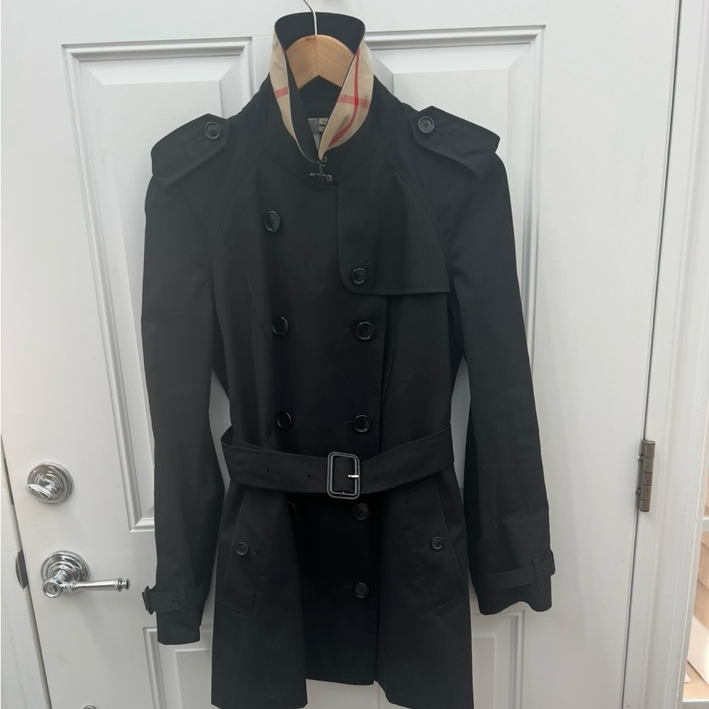 Burberry Black Trench Coat with Classic Check Lining Size 8